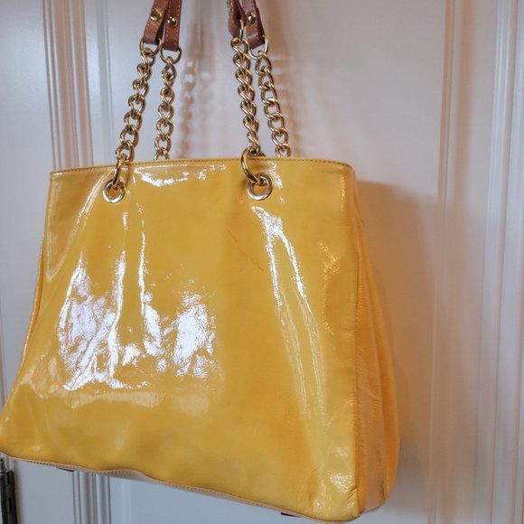 💥💥HOST PICK💥💥Cavalcanti Patent Yellow Quilted Tote - Picture 6 of 16